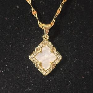 Elegant Gold and White Pendant Necklace, 18in